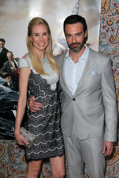 Elspeth Keller e Reid Scott — Foto Stock