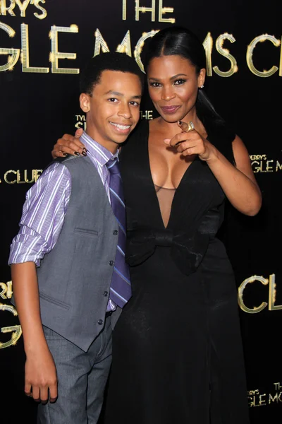 Nia Long and son — Stock Photo, Image