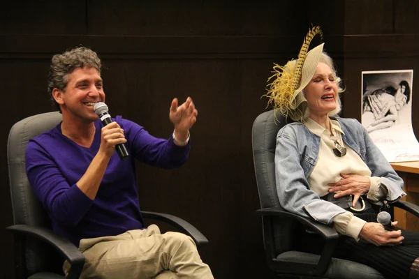 Eddie Shapiro and Julie Newmar — Stock Photo, Image