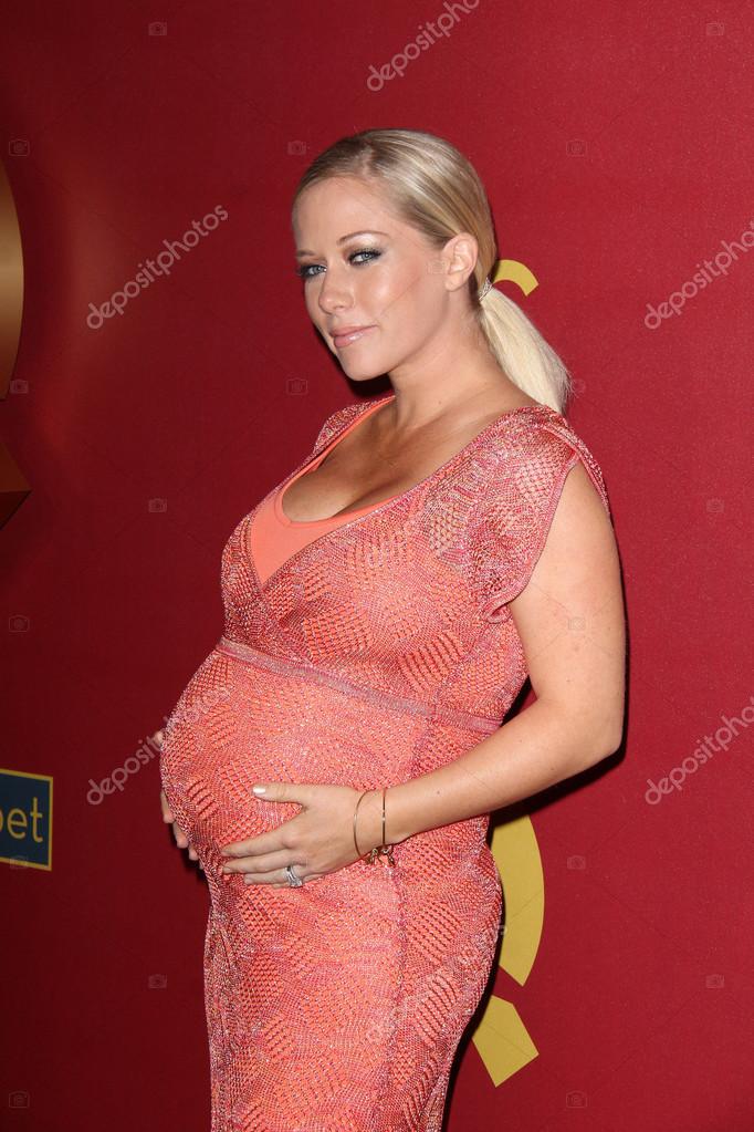 Kendra Sunderland Pregnant