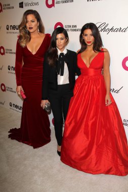 Khloe Kardashian, Kourtney Kardashian ve Kim Kardashian