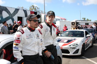 Nick wechsler ve sam witwer