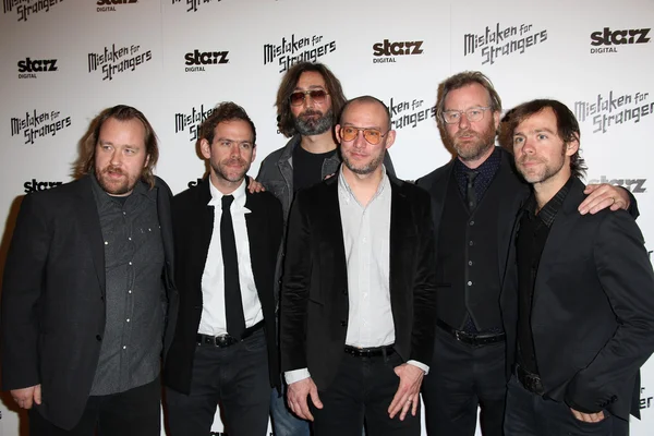 Tom Berninger, Bryce Dessner, Aaron Dessner, Bryan Devendorf, Matt Berninger y Scott Devendorf — Foto de Stock