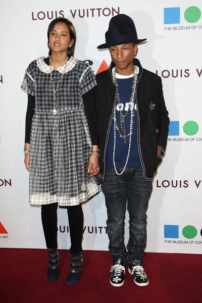 Pharrell Williams and Helen Lasichanh — Stock Photo, Image