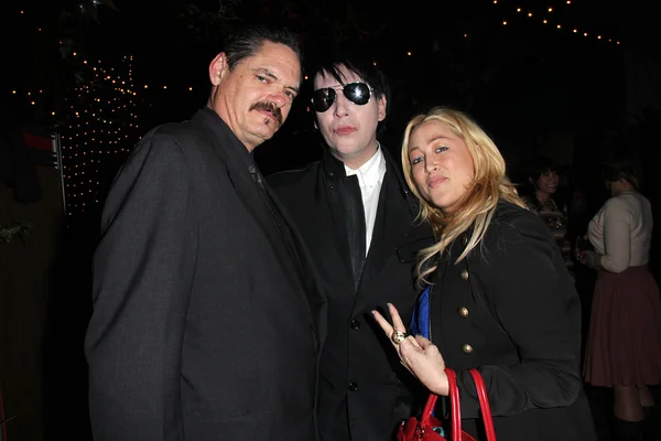 Mark Burnham, Marilyn Manson, Jennifer Blanc — Foto de Stock