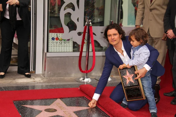 Orlando bloom ve oğlu flynn bloom — Stok fotoğraf