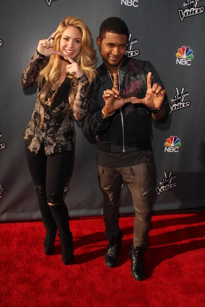 Shakira och usher Royaltyfria Stockbilder