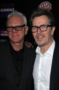 Gary oldman ve malcolm mcdowell
