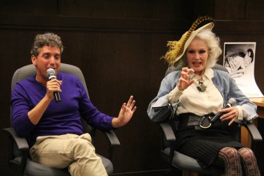 Eddie shapiro ve julie newmar