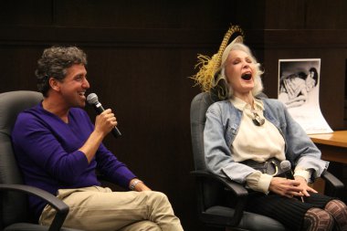 Eddie shapiro ve julie newmar