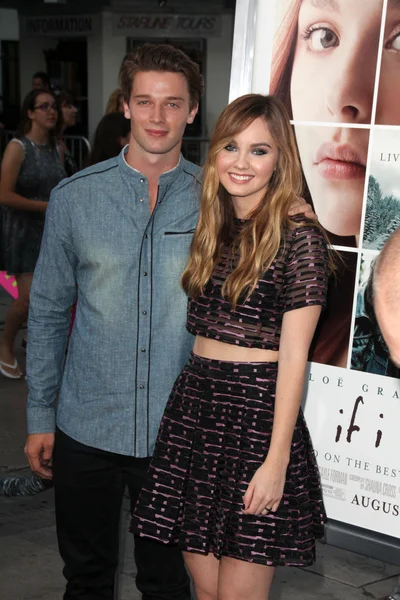 Patrick Schwarzenegger et Liana Liberato — Photo