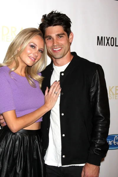 Melissa Ordway and Justin Gaston — Stock Photo, Image