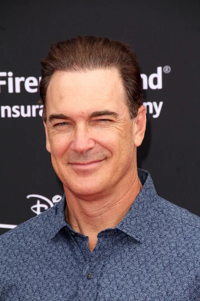 Patrick Warburton — Photo