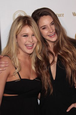 Renee Olstead, Shailene Woodler