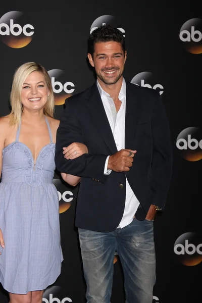 Kirsten stormar, ryan paevey — Stockfoto