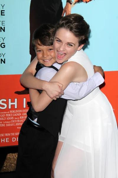 Pierce Gagnon and Joey King — Stock Photo, Image