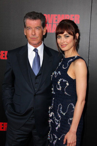 Пирс Броснан, Ольга Куриленко
