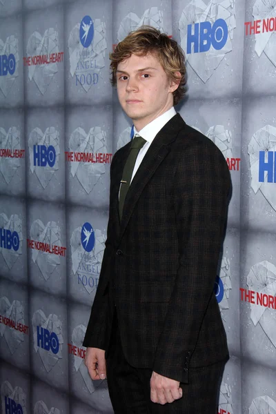 Evan Peters — Stock Photo, Image