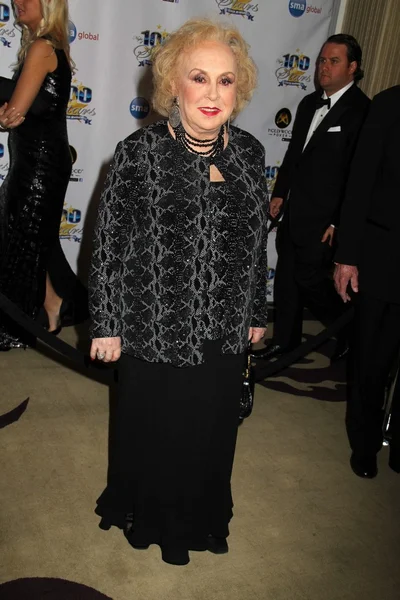 Doris Roberts — Foto de Stock