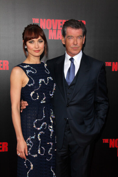 Пирс Броснан, Ольга Куриленко
