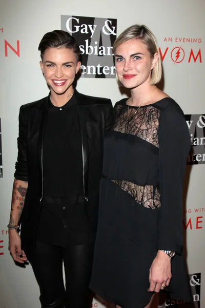 Ruby Rose and Phoebe Dahl — Stock Photo, Image