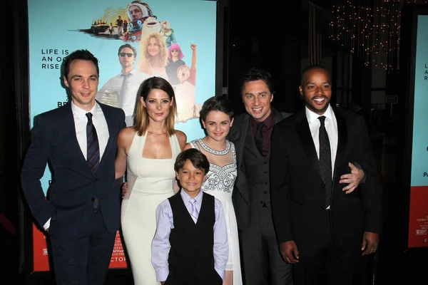 Jim parsons, ashley greene, pierce gagnon, joey king, zach braff ve donald faison — Stok fotoğraf