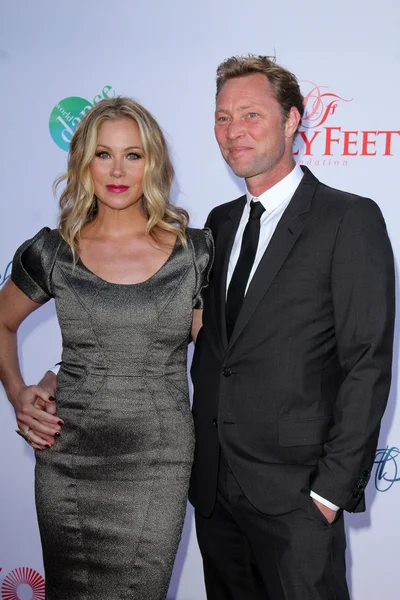 Christina Applegate y Martyn Lenoble — Foto de Stock