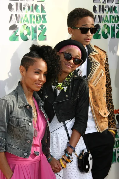 Jada Pinkett Smith, Jaden Smith e Willow Smith — Fotografia de Stock