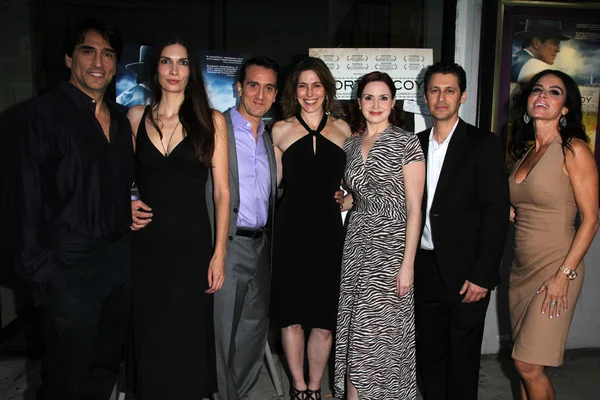 Vincent Spano, Claudia Eva-Marie Graf, John Colella,  Stefanie Fredricks, Andy Hirsch and Betsy Russell — Stock Photo, Image