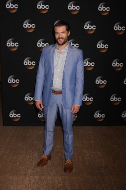 Charlie Weber