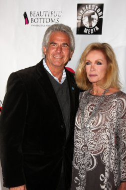 Donna fabrikaları, larry gilman