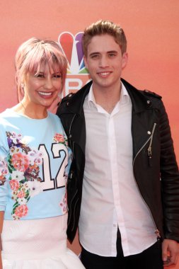 Chelsea kane ve brian logan dales