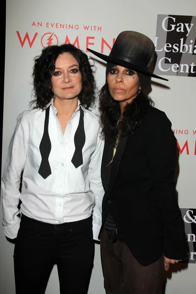 Sara gilbert och linda perry — Stockfoto