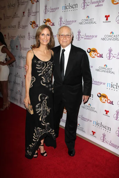 Helen Hernandez, Norman Lear — Stok fotoğraf