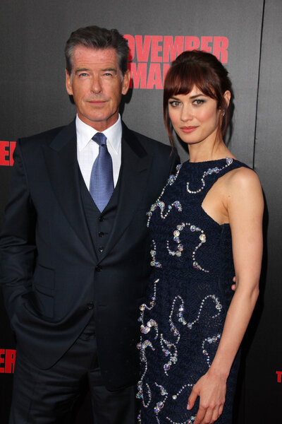 Пирс Броснан, Ольга Куриленко
