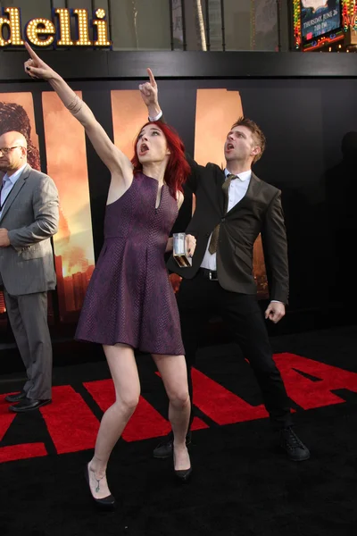 Chloe Dykstra y Chris Hardwick — Foto de Stock