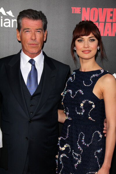 Пирс Броснан, Ольга Куриленко
