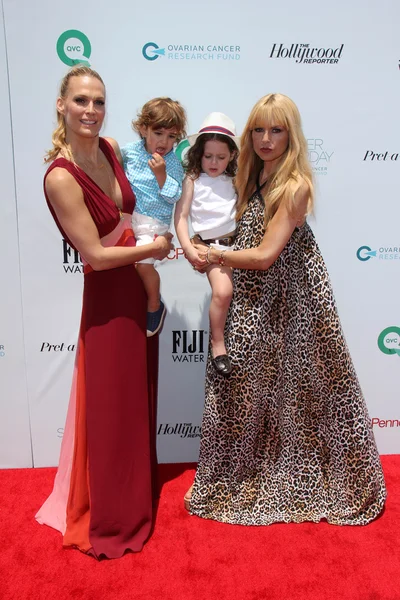 Molly Sims, Brooks Alan Stuber, Skyler Berman and Rachel Zoy — Stock Photo, Image