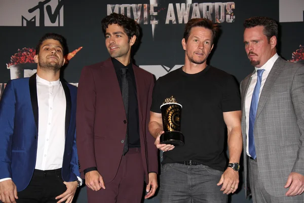 Jerry Ferrara, Adrian Grenier, Mark Wahlberg y Kevin Dillon — Foto de Stock