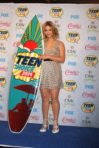 Sasha Pieterse — Photo