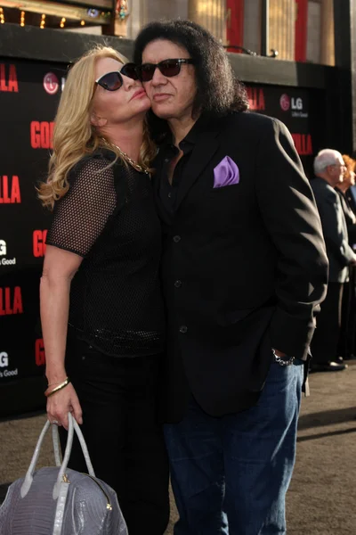 Gene simmons a shannon tweed simmons — Stock fotografie