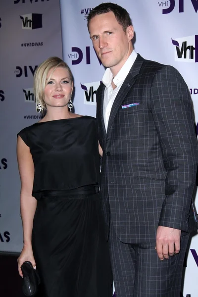 Elisha Cuthbert and Dion Phaneuf — Stock Photo, Image