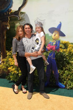 Lou Diamond Phillips