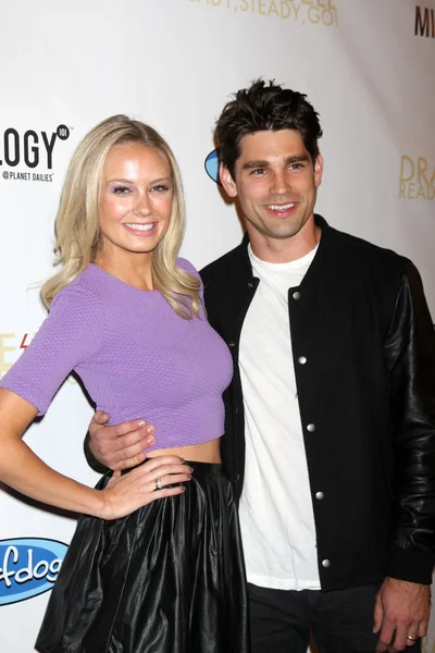 Melissa Ordway and Justin Gaston — Stock Photo, Image