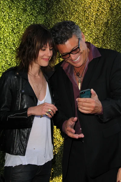 Katherine moennig und steven bauer — Stockfoto