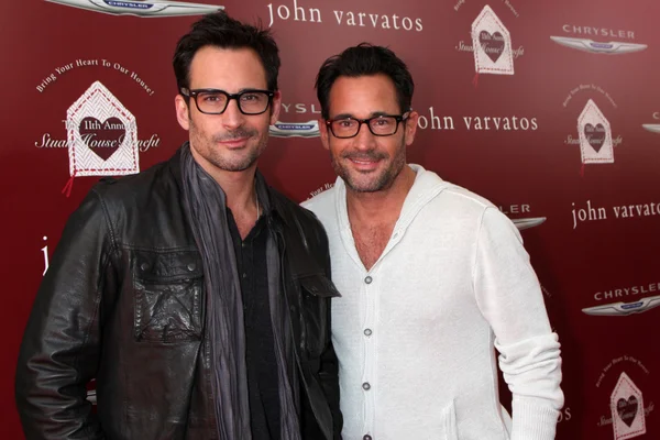 Lawrence zarian en gregory zarian — Stockfoto