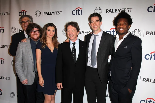 Elliott Gould, Zack Pearlman, Nasim Pedrad, Martin Short, John Mulaney y Seaton Smith — Foto de Stock