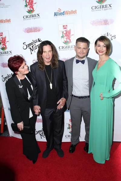 Ozzy Osbourne, Sharon Osbourne, Jack Osbourne y Lisa Stelly — Foto de Stock