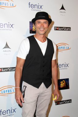 Lou Diamond Phillips