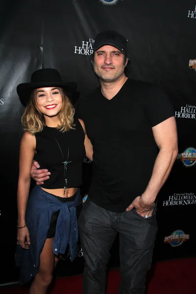 Vanessa Hudgens and Robert Rodriguez — Stock Photo, Image